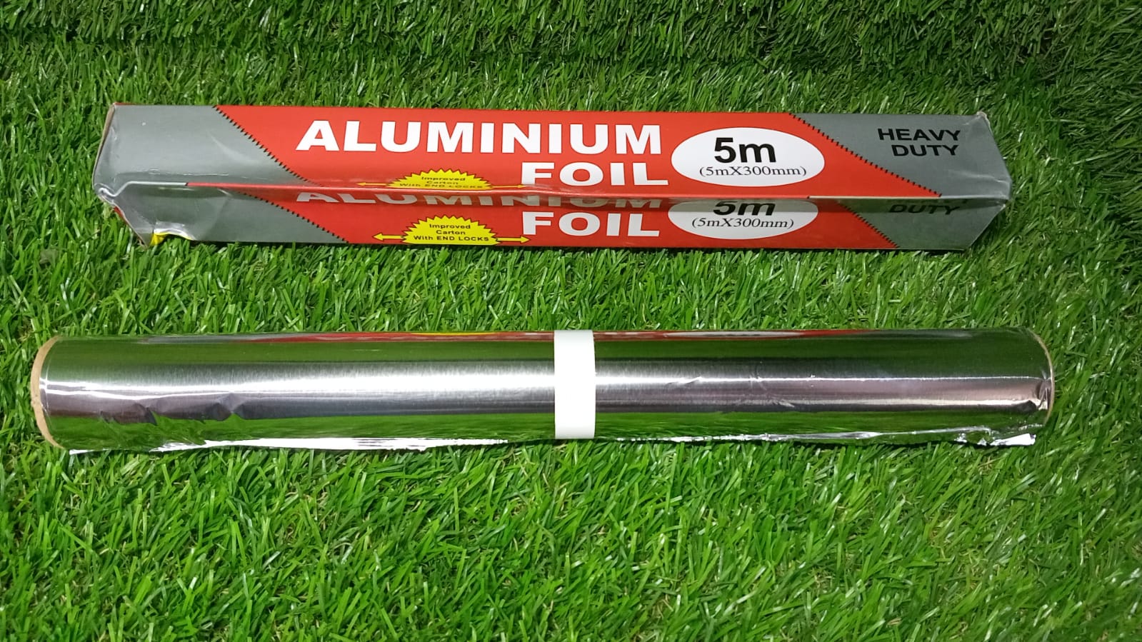 Roll of thick aluminum foil, non-stick, perfect for baking Roll of thick aluminum foil, non-stick, perfect for baking